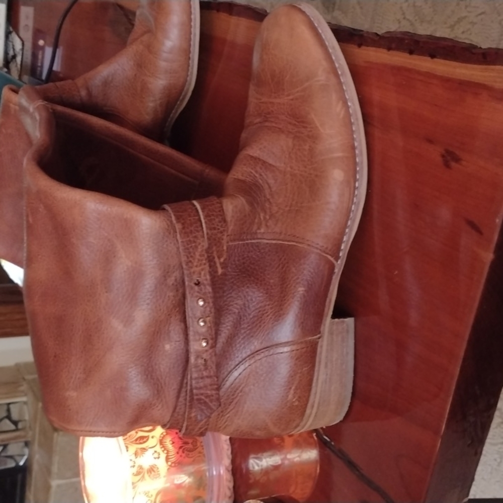 TALL LEATHER BOOTS